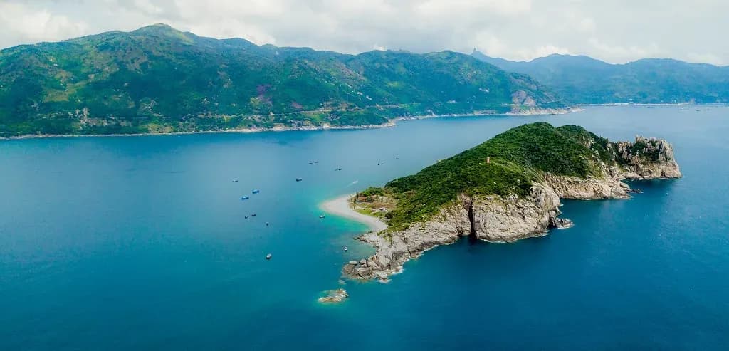 Hon Nua Island Phu Yen
