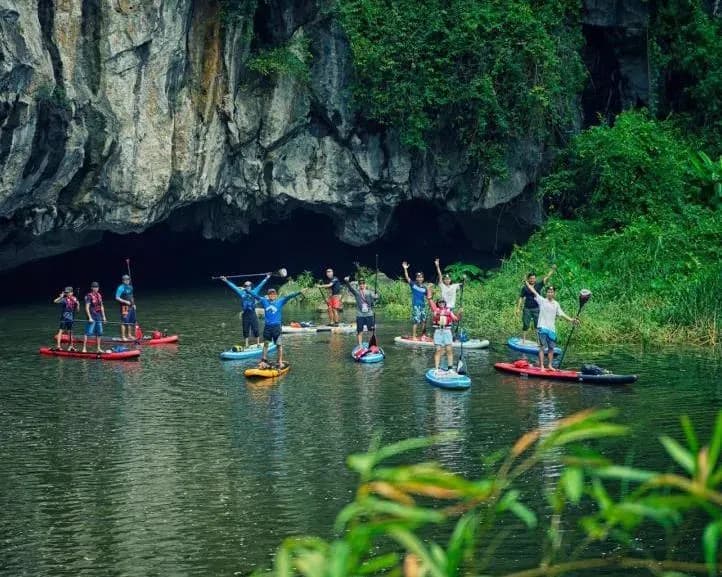 Kayaking Tu San Gorge