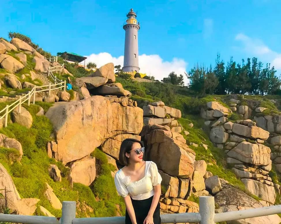 Dai Lanh Lighthouse - Where the sun first awakens