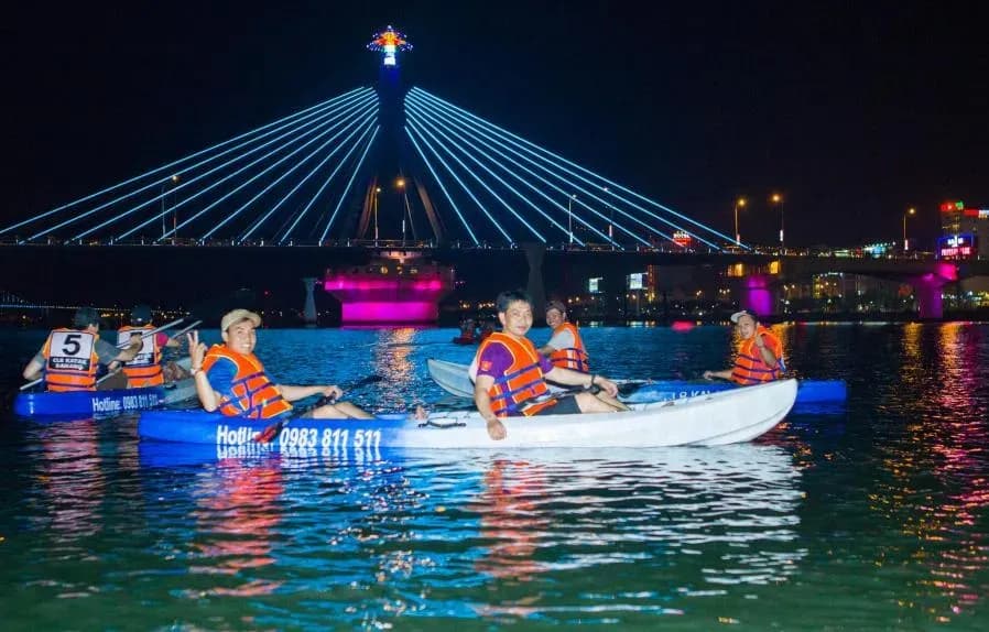 Kayak Han River Da Nang