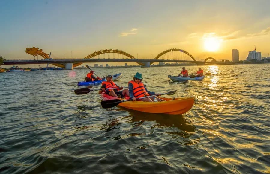 Kayak Han River Da Nang