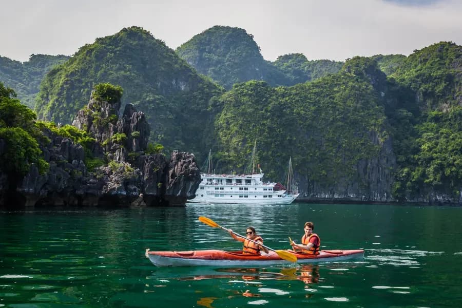 Kayaking Ha Long Bay