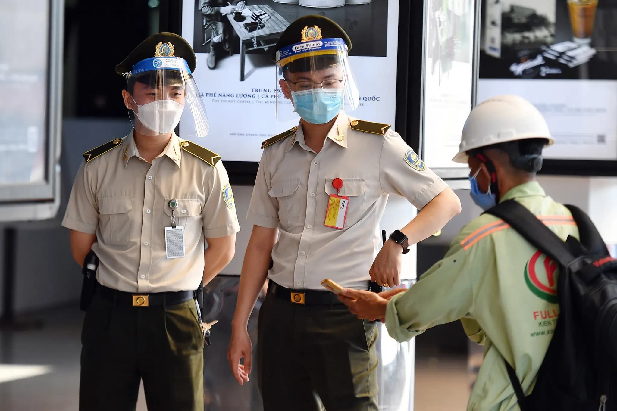 Administrative penalties for violations of regulations on exit, entry, transit, residence and travel in Vietnam 1