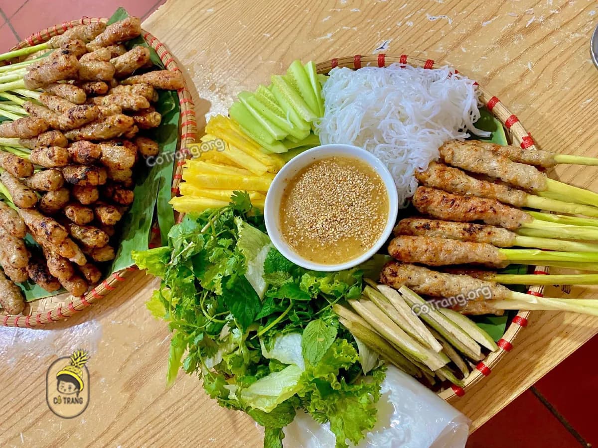 banh-mi-viet-nam-wikipedia-tieng-viet_129_nem-lui-hue-bk-1.jpg