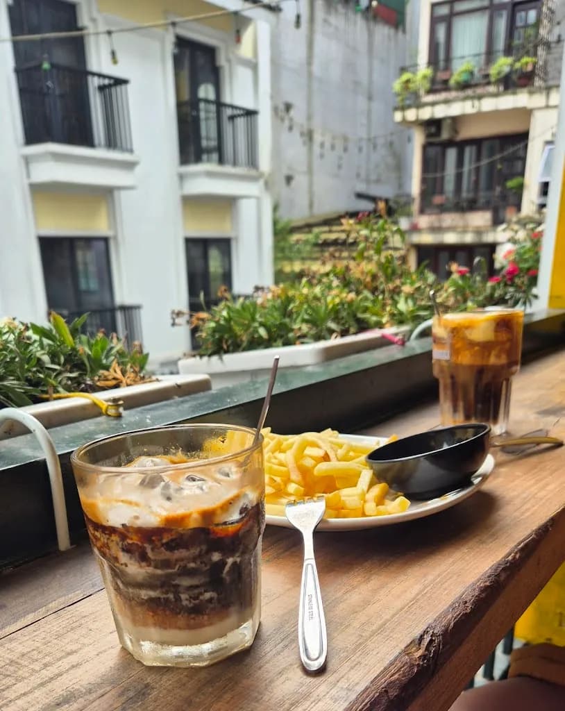 CAFE BAO CẤP SAPA -16c PHỐ CẦU MÂY