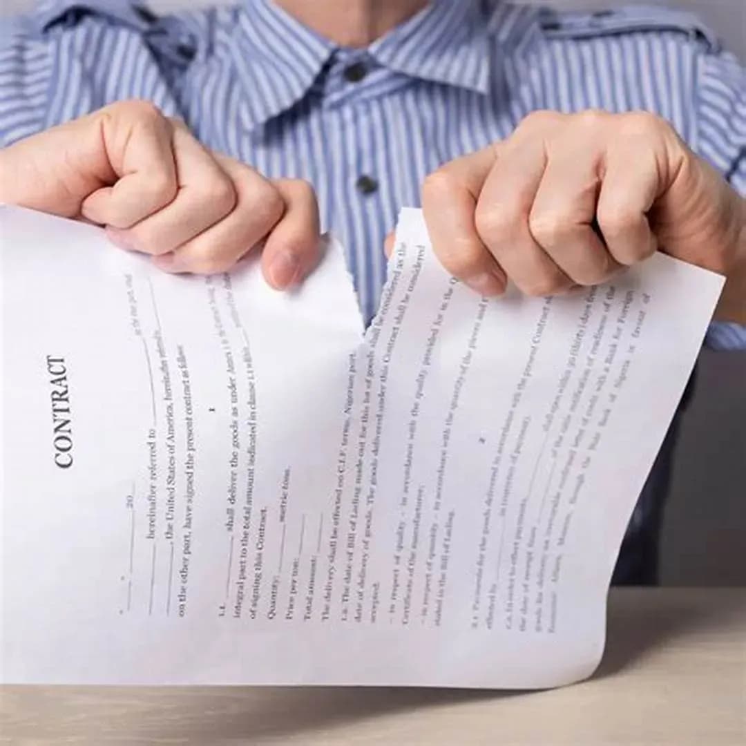 In what cases can a housing lease contract be unilaterally terminated?