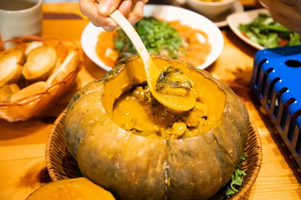 Chợ Tình Quán - 63D Fansipan, Sapa
