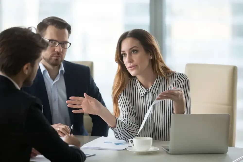 Resolving disputes between consumers and business organizations and individuals through arbitration and court