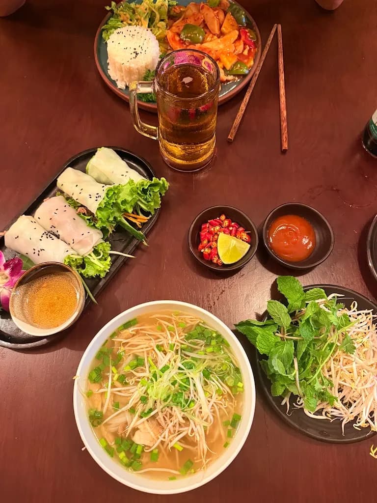 De Tham Restaurant - Vietnamese cuisine & vegetarian Food