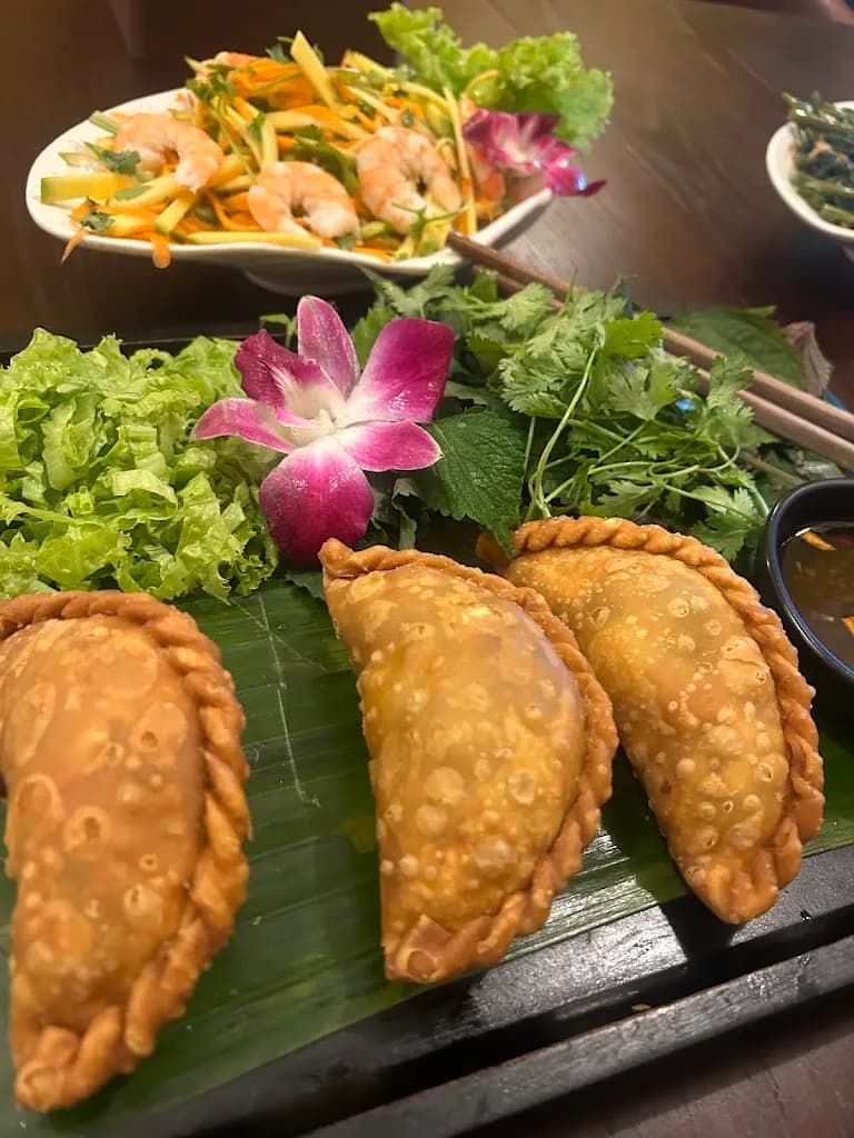 De Tham Restaurant - Vietnamese cuisine & vegetarian Food