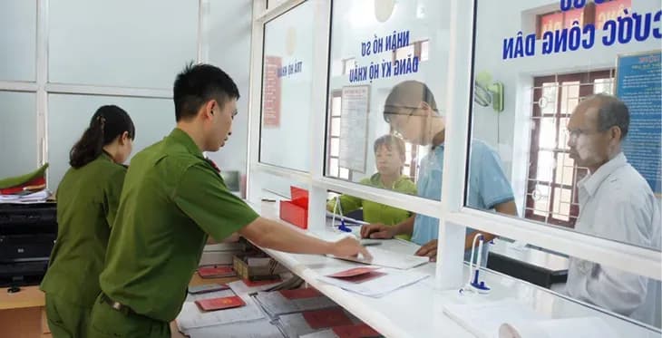 Are foreigners required to register for temporary residence in Vietnam? 1
