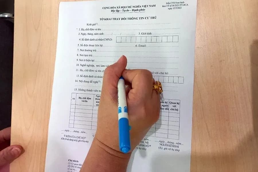 Are foreigners required to register for temporary residence in Vietnam? 2