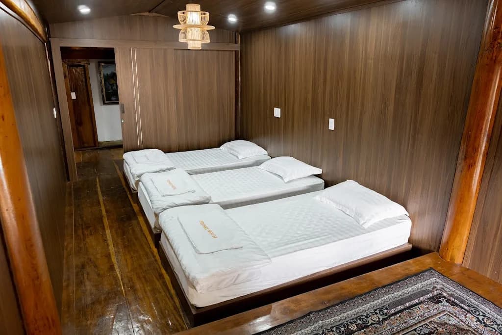 Ha Giang Odyssey Hostel, Tours & Motorbikes Rental
