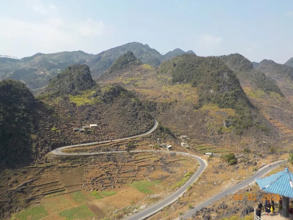 Ha Giang SAFARI hostel / tours / motorbike rental