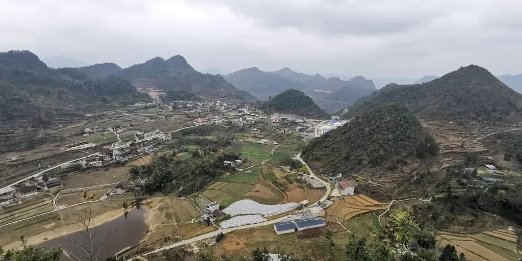 Ha Giang SAFARI hostel / tours / motorbike rental