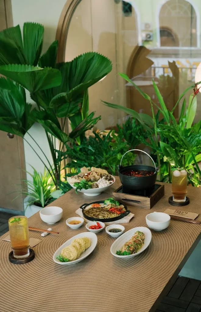 HAPPY PLACE - Ẩm Thực Chay Và Trà Đài Loan | Nhà Hàng Chay Quận 1
