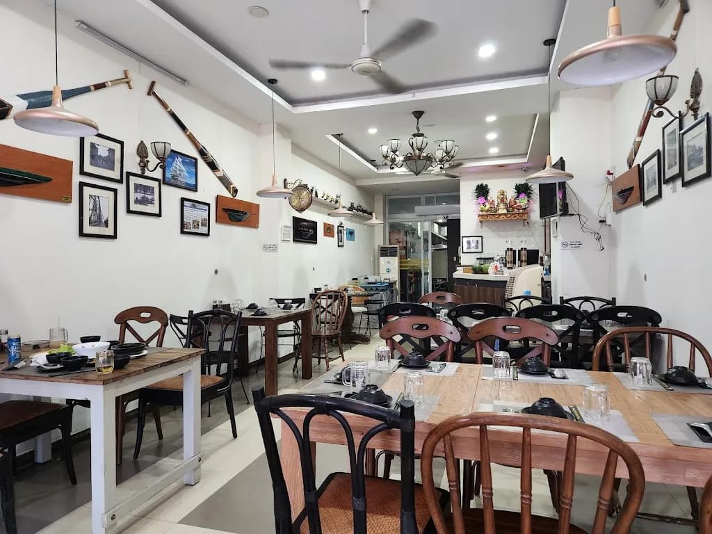 Huyền Hương Cơm Bắc, Cơm Niêu Restaurant 후엔흐엉 북부밥 및 나짱 뚝배기밥