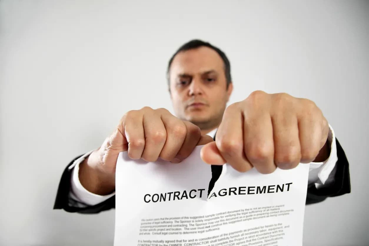 Does the landlord have the right to unilaterally terminate the housing lease contract?