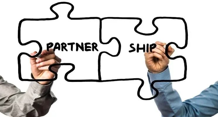 What is a partnership? Characteristics of a partnership?
