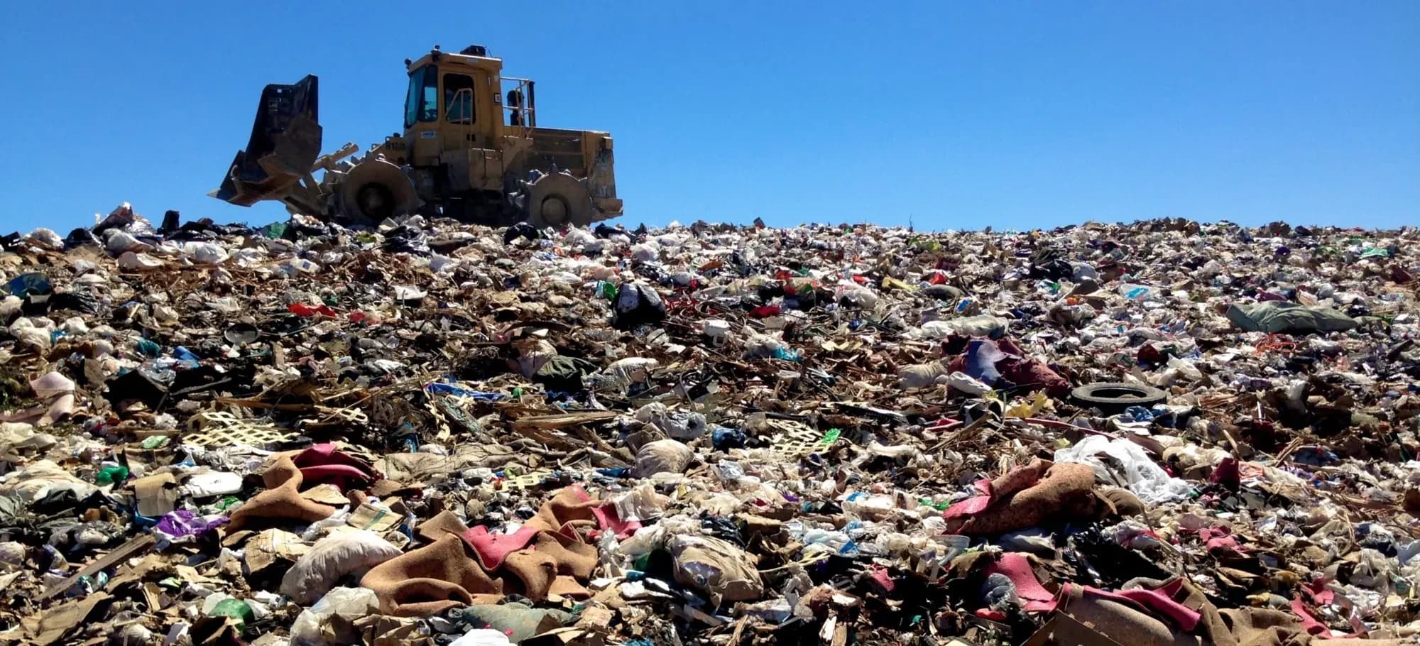 Penalties for violations of regulations on classification, collection, transportation, burial, filling, dumping, burning, and treatment of ordinary solid waste in Vietnam