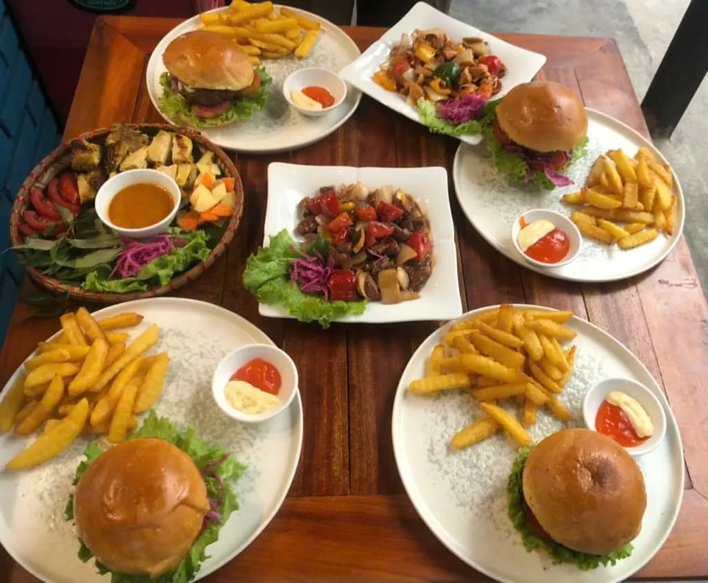 Phong Nha Coffee Station & Restaurant