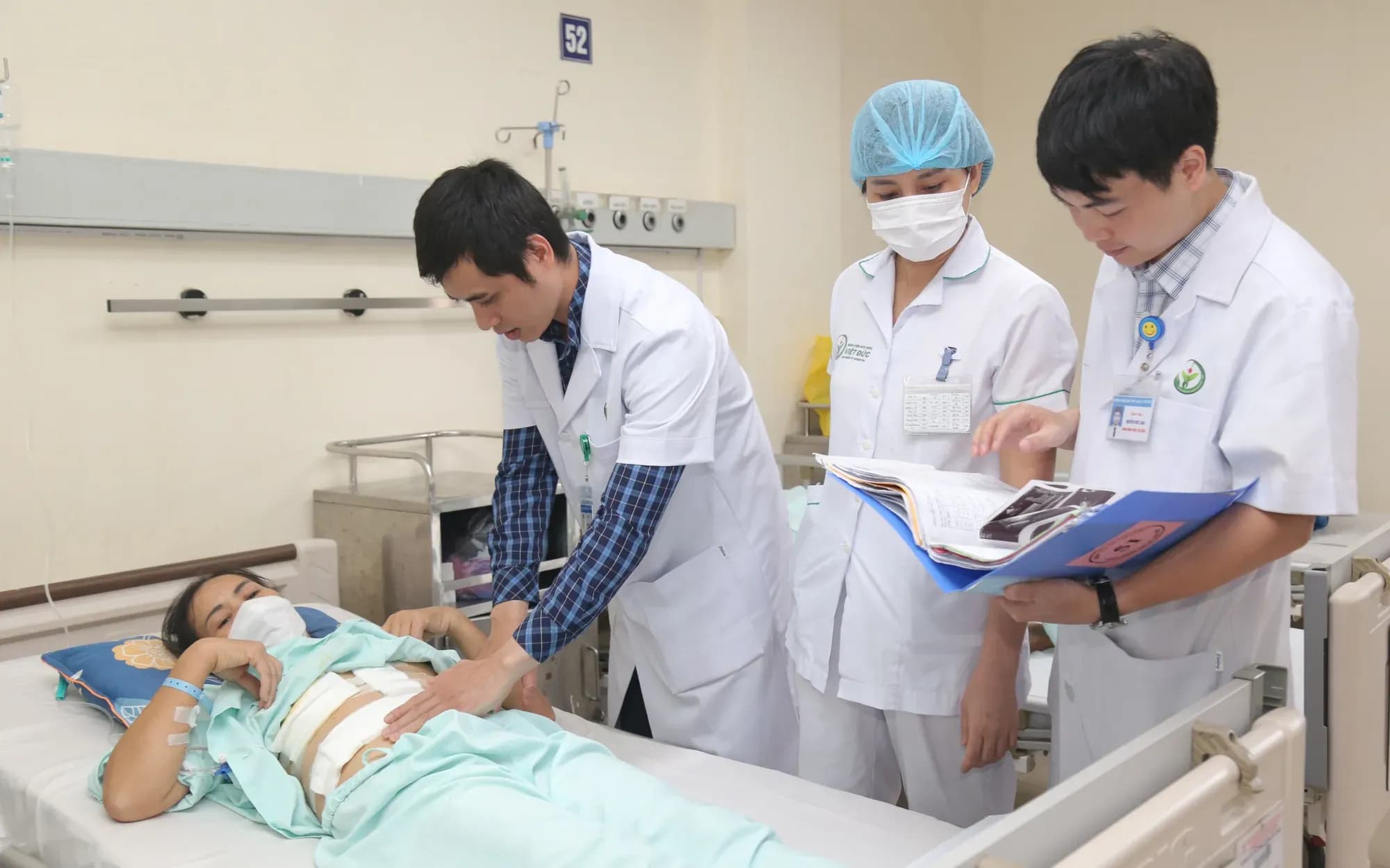 What are the principles of medical practice in Vietnam?