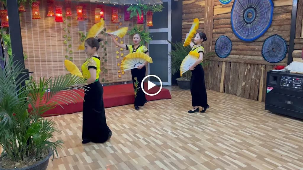 Sapa Emotion Restaurant (Nhà hàng Ngư Ông)