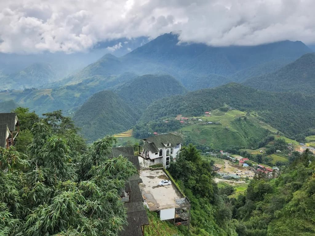 Sapa Station - Ga Tàu Leo Núi