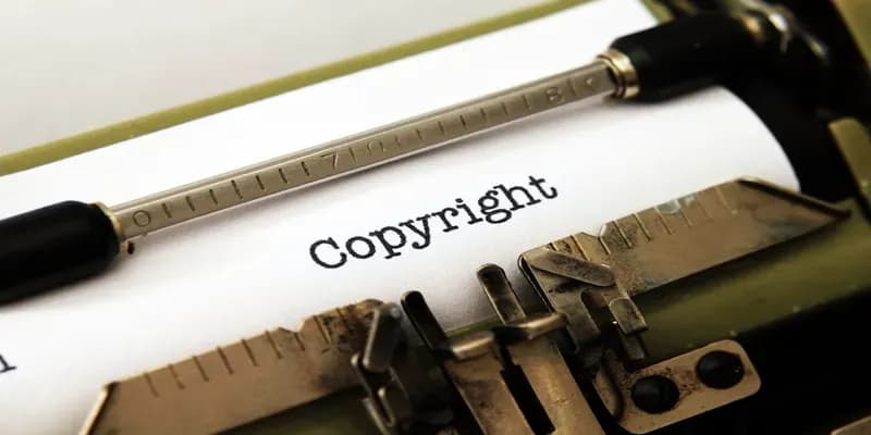 What does a technology transfer contract in technical know-how include?