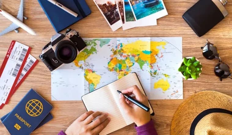 What does the 2017 Vietnam Tourism Law regulate about tourists? 2
