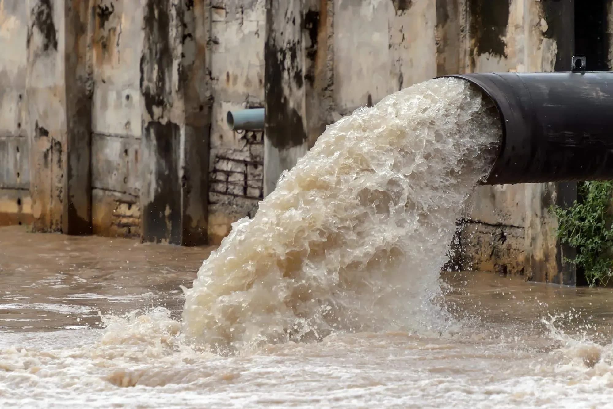 What does current Vietnamese law say about wastewater management?