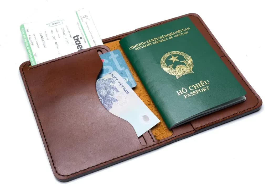 Can Vietnamese citizens apply for a passport while abroad? 1