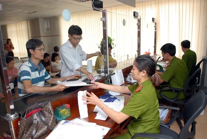 Violations of regulations on registration and management of residence in Vietnam
