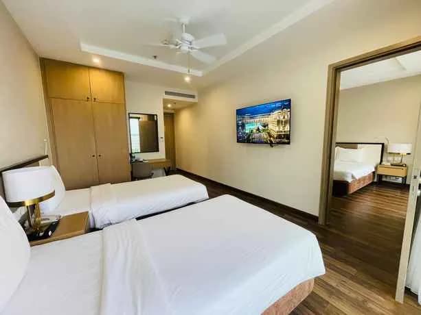 Family Room Hướng Bể Bơi VinHolidays Fiesta Phú Quốc