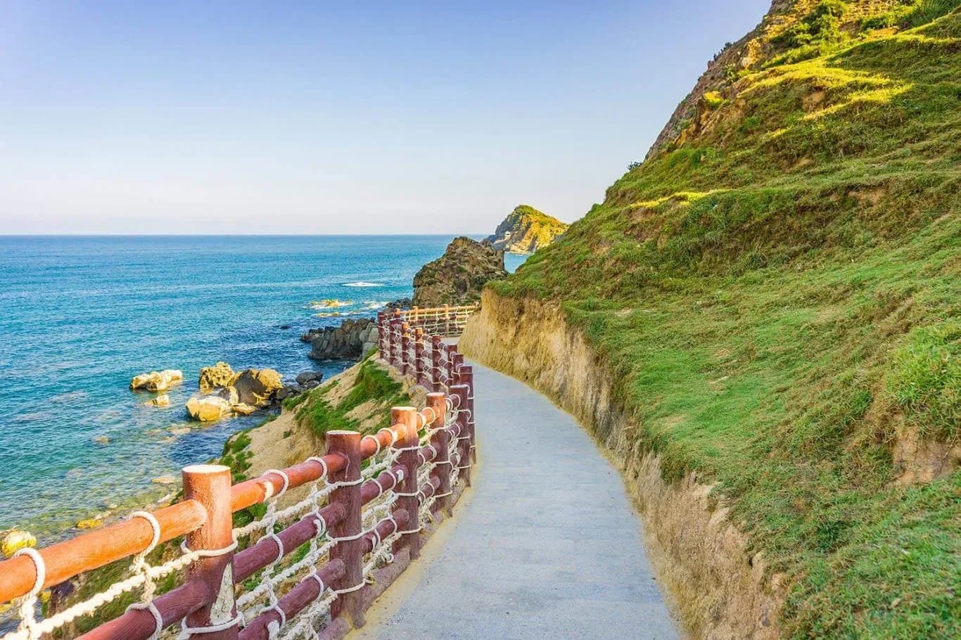The coastal path at Eo Gio, Nhon Ly, offers breathtaking and expansive views.