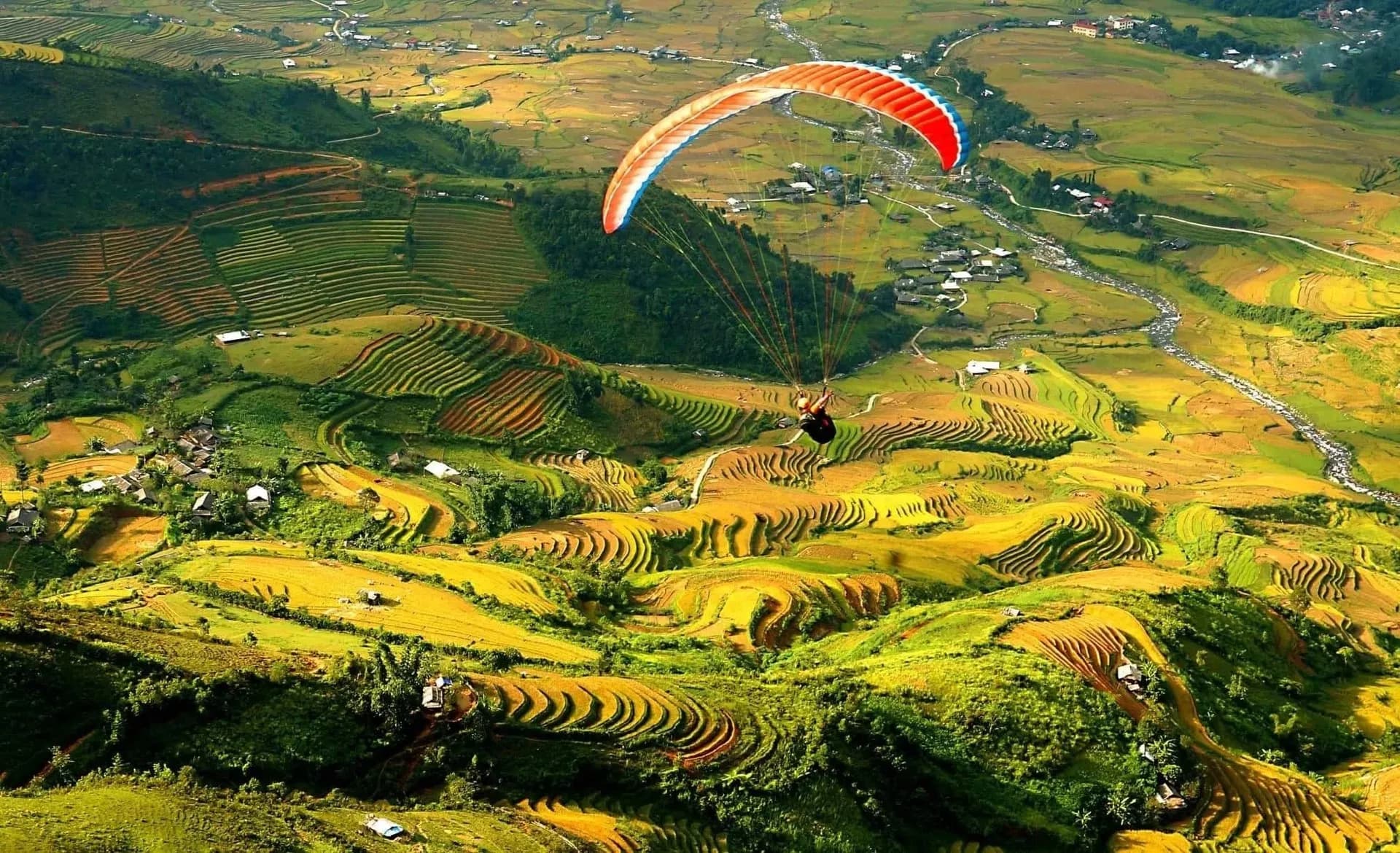 Trải nghiệm bay dù lượn ở Mù Cang Chải - Yên Bái