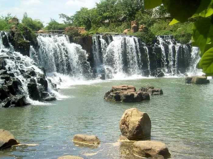 Thac-Lien-Khuong---Kham-pha-truyen-thuyet-bi-an-cua-1-trong-3-thac-_Truyen-thuyet-ve-thac-Lien-Khuong.jpg