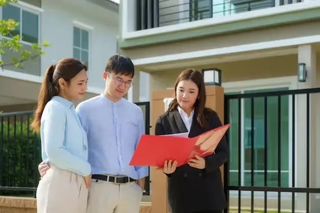 Can foreigners have their names on the pink book in Vietnam?