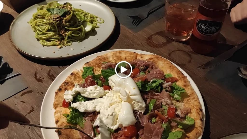 Pizza 4P’s Lê Thánh Tôn
