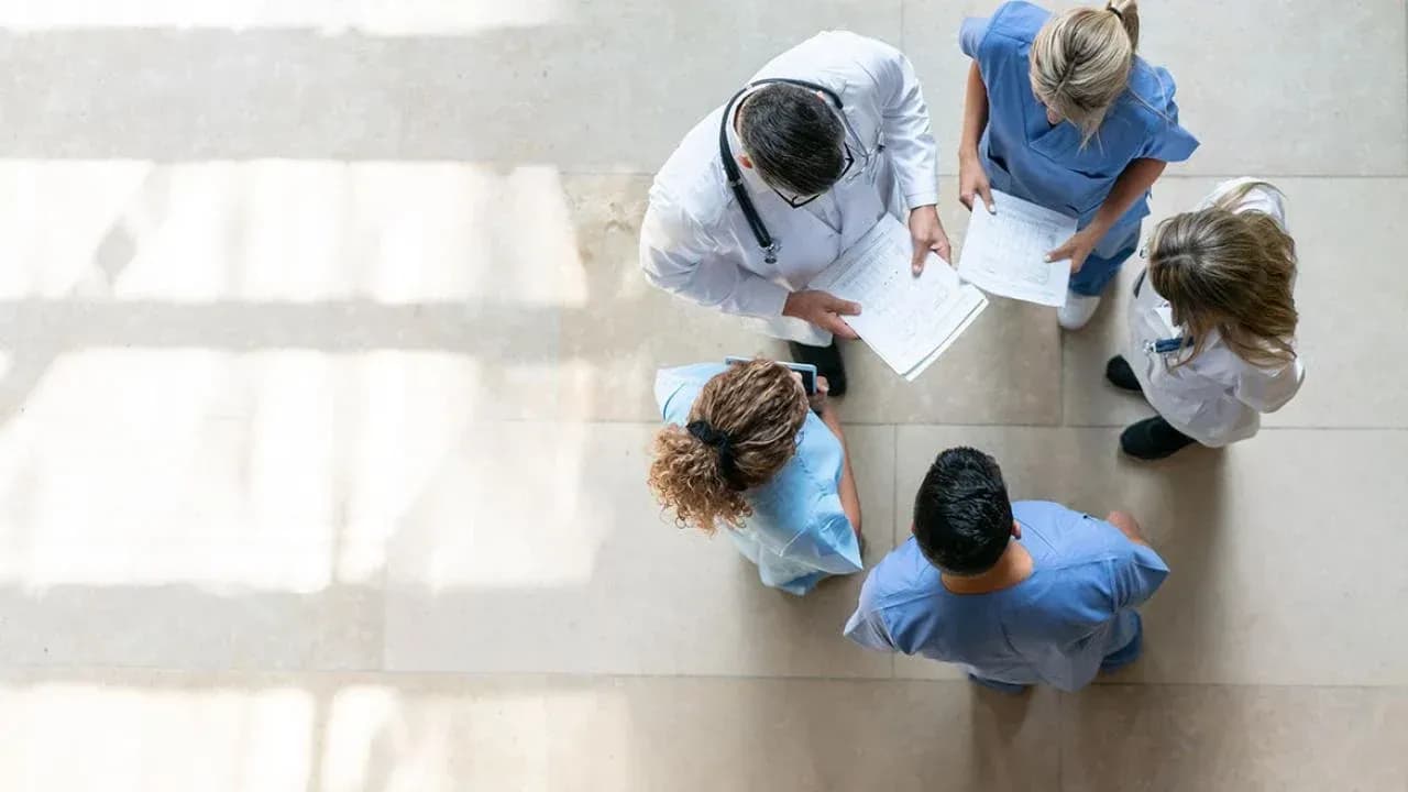 What is the scope of professional practice of a medical doctor? What principles must a medical doctor follow when practicing medical examination and treatment?