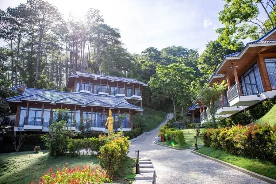 Tea Resort Prenn nestled amid lush nature with modern architecture.