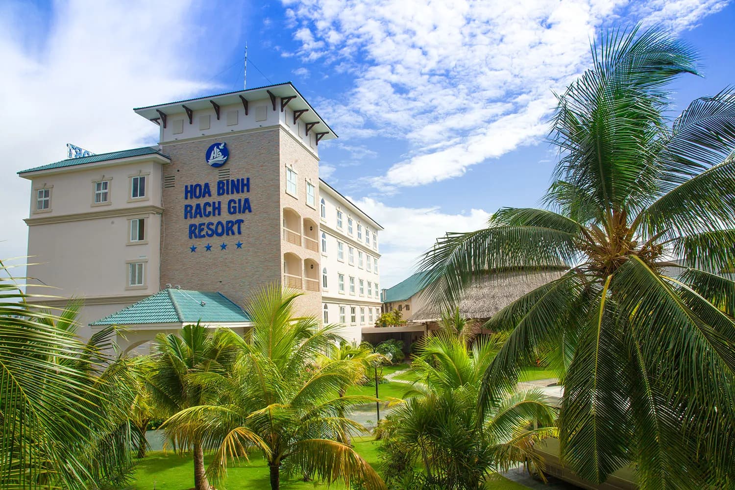 tour-xuyen-viet-2-ha-noi-tay-bac-dong-bac-tay-nguyen_hoa-binh-rach-gia-resort-cong-ty-thanh-vien-du-lich-hoa-binh-viet-nam.jpeg