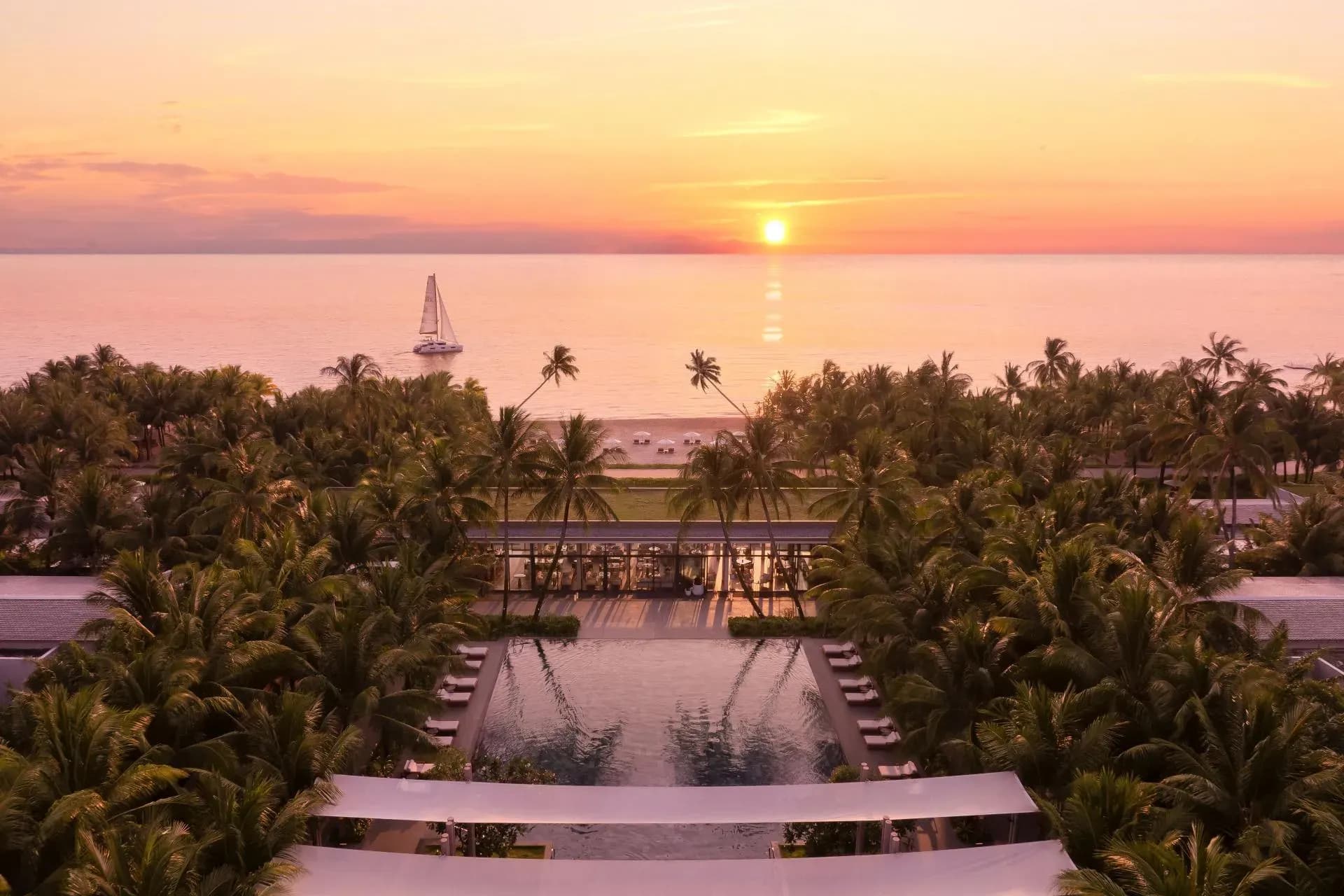 Impressive sunset view at Regent Phu Quoc, ideal for unwinding and enjoying.