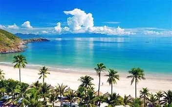Goi-y-10-bai-bien-Nha-Trang-tuyet-dep-danh-cho-ban_th.jpg