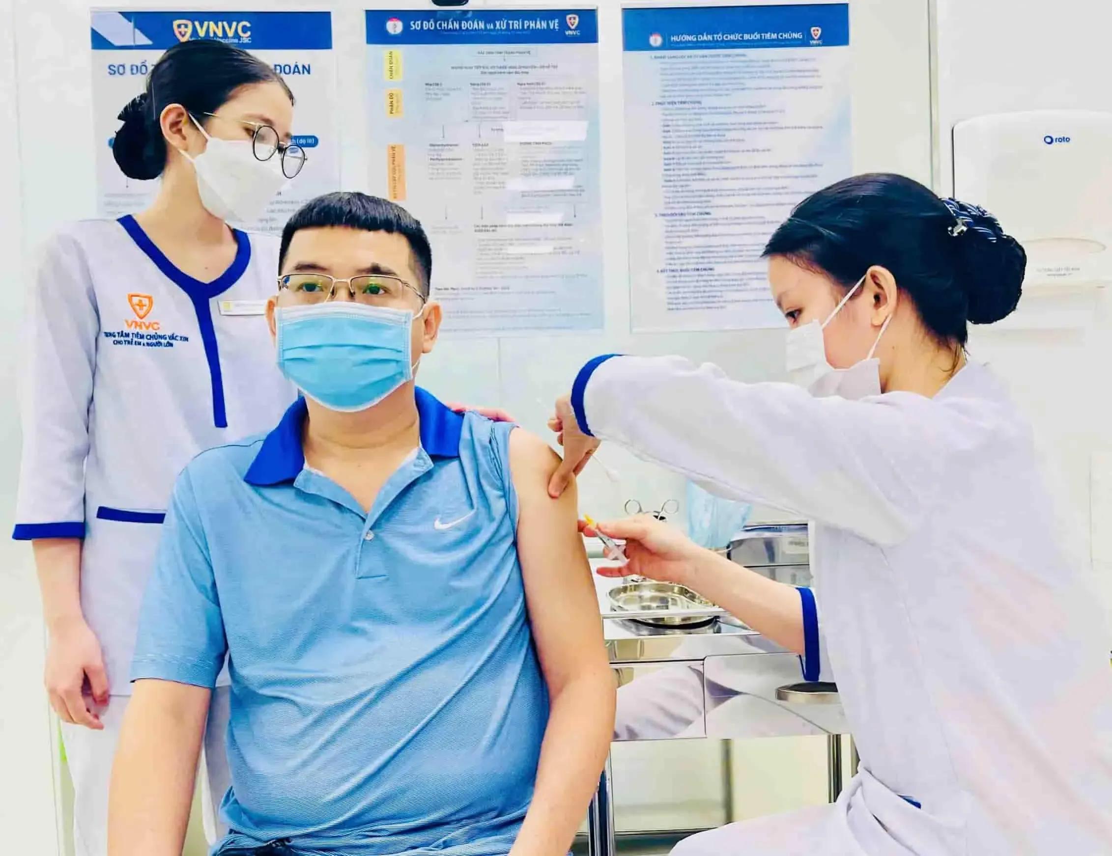 What vaccines does the expanded immunization program include?