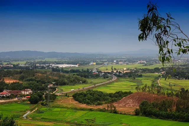 Bac-Ninh-lot-top-diem-den-moi-noi-tai-Viet-Nam_Núi Thiên Thai Bắc Ninh 1.jpg