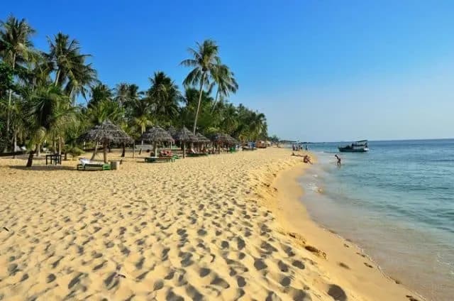 Kham-pha-12-diem-du-lich-o-Ha-Tien-Kien-Giang--hut-hon--du-khach_mui-nai-768x509-e1501755772569.jpg