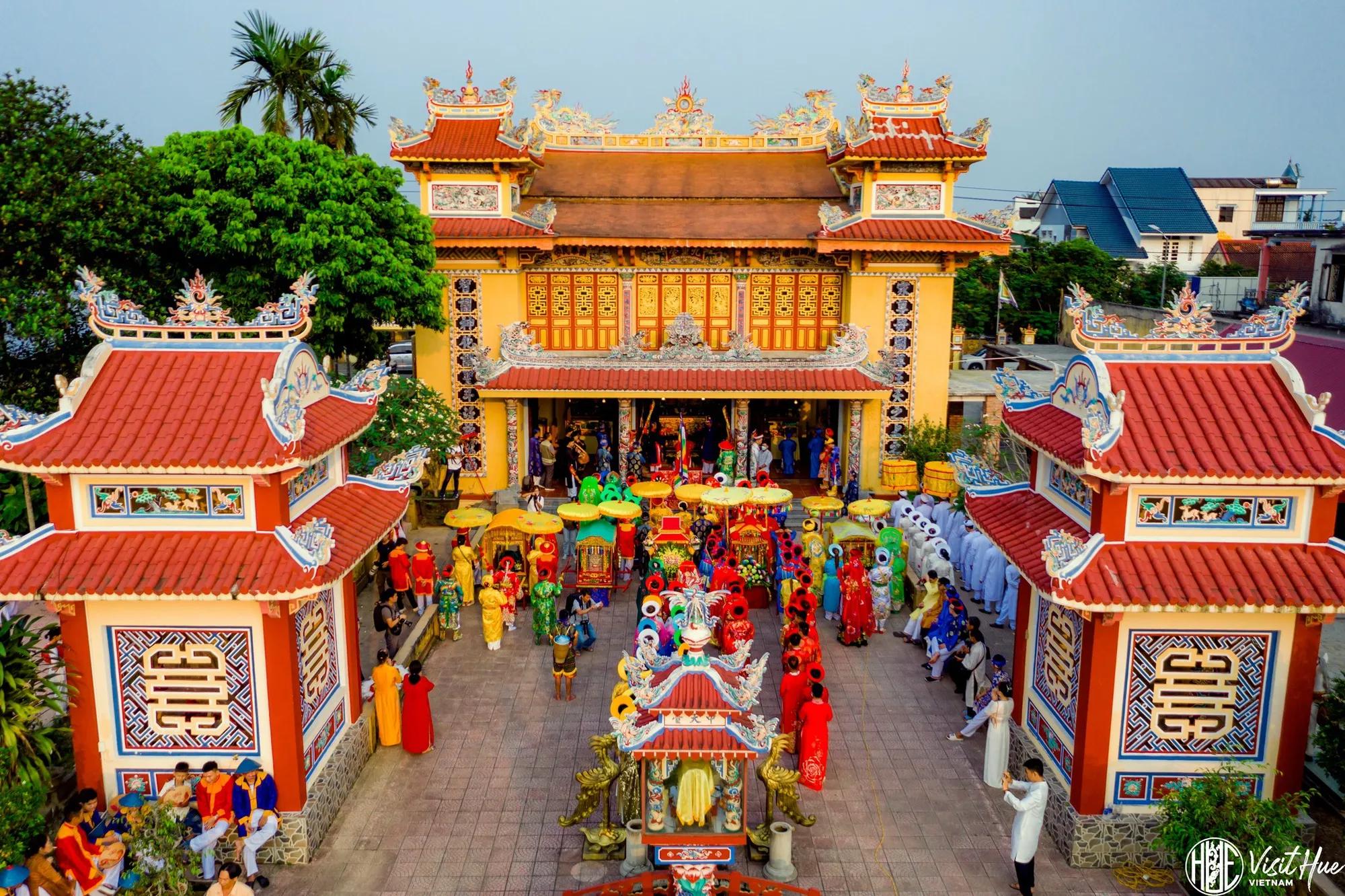 Le-hoi-Dien-Hue-Nam---Tap-chi-Tuyen-giao_a1-1682066170382353079218.webp
