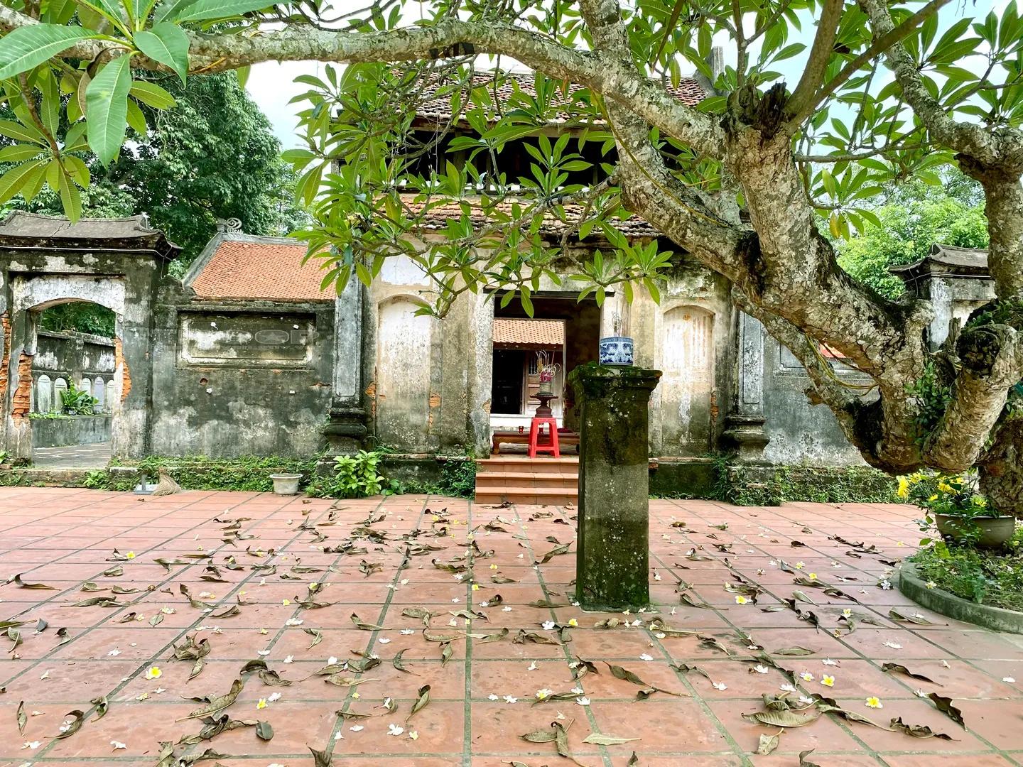 Le-hoi-Dinh-Hoa-Xa---Minh-Ngu-Lau-va-truyen-thuyet-Ba-Chua-Hen-_Khong gian 2.jpg