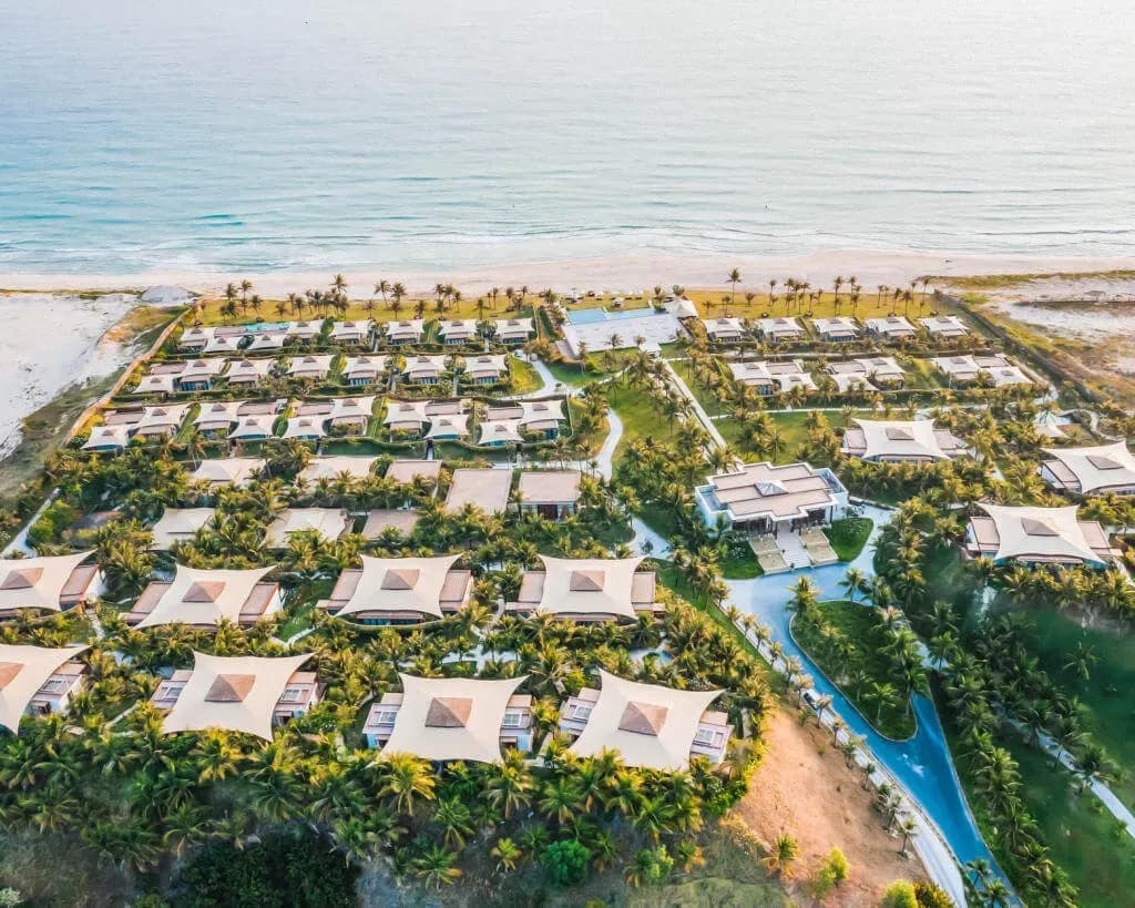 Luxuriöse Resort in Cam Ranh, Mischung aus Natur und modernem Komfort nahtlos.